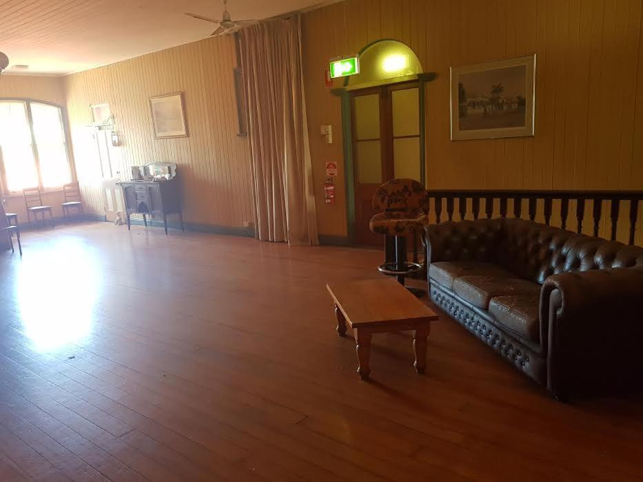 Hotel Kerwick Redbank Экстерьер фото